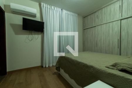 Casa de condomínio à venda com 200m², 4 quartos e 3 vagasSuíte 1