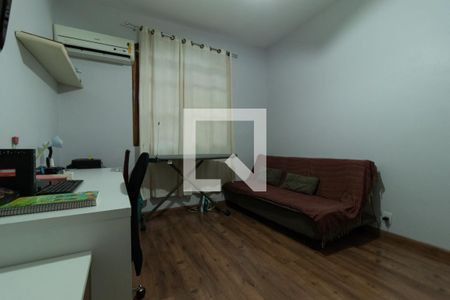 Casa de condomínio à venda com 200m², 4 quartos e 3 vagasQuarto 1