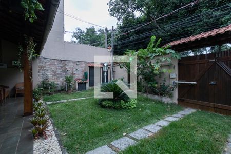 Casa de condomínio à venda com 200m², 4 quartos e 3 vagasJardim