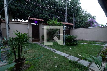 Casa de condomínio à venda com 200m², 4 quartos e 3 vagasJardim