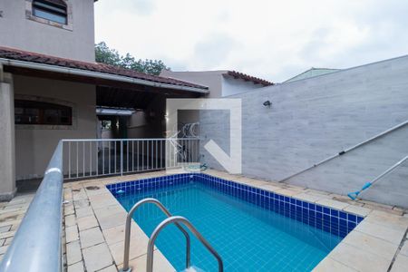 Casa de condomínio à venda com 200m², 4 quartos e 3 vagasPiscina