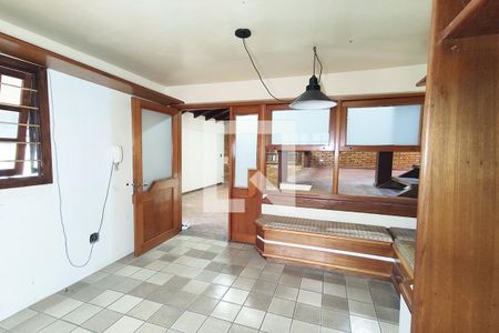 Casa à venda com 500m², 4 quartos e 4 vagas Casa à venda com 500m², 4 quartos e 4 vagasCozinha e Área de Serviço