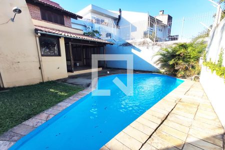 Casa à venda com 500m², 4 quartos e 4 vagas Casa à venda com 500m², 4 quartos e 4 vagasPiscina