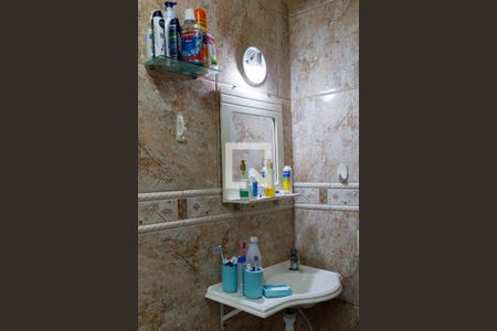 Casa à venda com 700m², 2 quartos e 8 vagasBanheiro 2