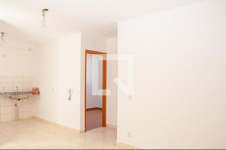 Sala / Cozinha de apartamento para alugar com 2 quartos, 55m² em Chacaras Reunidas Santa Terezinha, Contagem