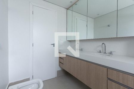 Apartamento à venda com 120m², 3 quartos e 2 vagas Apartamento à venda com 120m², 3 quartos e 2 vagasBanheiro da Suíte