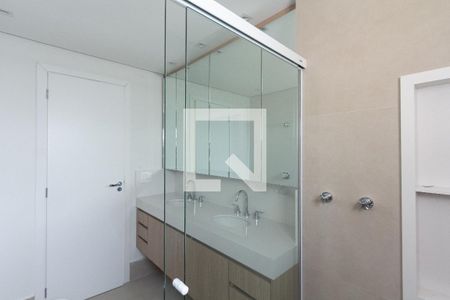 Apartamento à venda com 120m², 3 quartos e 2 vagas Apartamento à venda com 120m², 3 quartos e 2 vagasBanheiro da Suíte