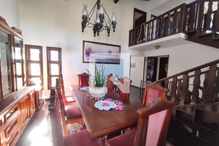 Casa à venda com 350m², 4 quartos e 2 vagas Casa à venda com 350m², 4 quartos e 2 vagasSala de Jantar