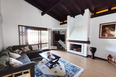 Casa à venda com 350m², 4 quartos e 2 vagas Casa à venda com 350m², 4 quartos e 2 vagasSala de TV