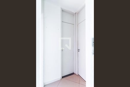 Corredor de apartamento para alugar com 2 quartos, 45m² em Rubem Berta, Porto Alegre