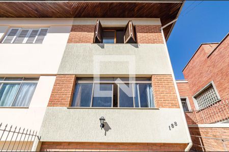 Fachada de casa à venda com 3 quartos, 198m² em Vila Madalena, São Paulo