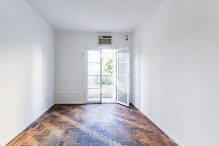 Quarto 1 de apartamento para alugar com 2 quartos, 52m² em São João, Porto Alegre