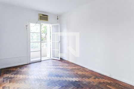 Quarto 1 de apartamento para alugar com 2 quartos, 52m² em São João, Porto Alegre