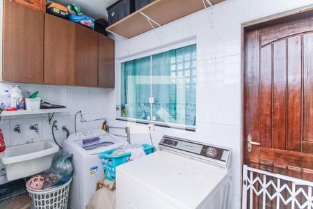 Casa à venda com 90m², 3 quartos e 2 vagasÁrea de Serviço