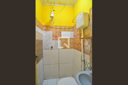 Banheiro 1 de casa à venda com 3 quartos, 69m² em Guajuviras, Canoas