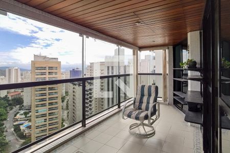 Apartamento para alugar com 355m², 3 quartos e 3 vagas Apartamento para alugar com 355m², 3 quartos e 3 vagasVaranda da Sala de Jantar