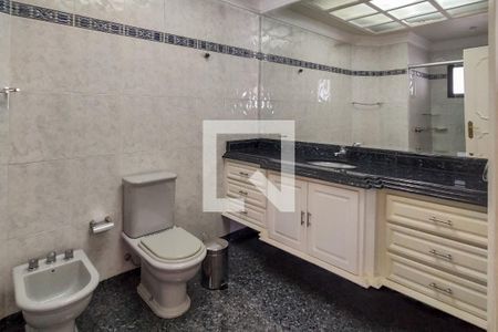 Apartamento para alugar com 355m², 3 quartos e 3 vagas Apartamento para alugar com 355m², 3 quartos e 3 vagasBanheiro da Suíte 2