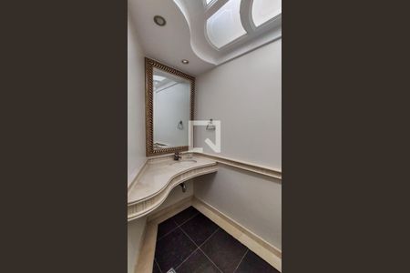 Apartamento para alugar com 355m², 3 quartos e 3 vagas Apartamento para alugar com 355m², 3 quartos e 3 vagasBanheiro