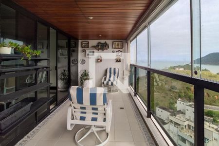 Apartamento para alugar com 355m², 3 quartos e 3 vagas Apartamento para alugar com 355m², 3 quartos e 3 vagasVaranda da Sala de Jantar