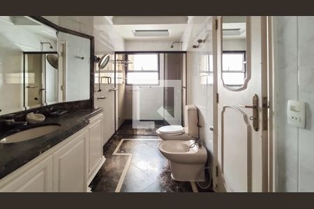 Apartamento para alugar com 355m², 3 quartos e 3 vagas Apartamento para alugar com 355m², 3 quartos e 3 vagasBanheiro da Suíte Master