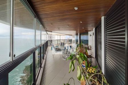 Apartamento para alugar com 355m², 3 quartos e 3 vagas Apartamento para alugar com 355m², 3 quartos e 3 vagasVaranda