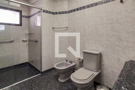 Apartamento para alugar com 355m², 3 quartos e 3 vagas Apartamento para alugar com 355m², 3 quartos e 3 vagasBanheiro da Suíte 2
