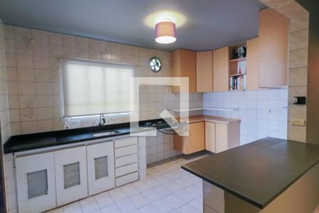Casa para alugar com 150m², 3 quartos e 2 vagasCozinha