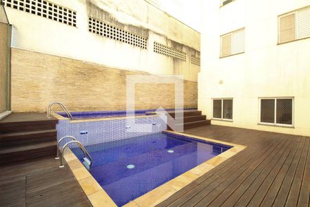 Apartamento à venda com 59m², 2 quartos e 2 vagas Apartamento à venda com 59m², 2 quartos e 2 vagasÁrea comum - Piscina