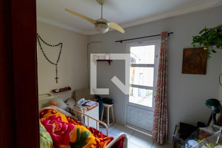 Casa à venda com 256m², 4 quartos e 4 vagas Casa à venda com 256m², 4 quartos e 4 vagasQuarto 1