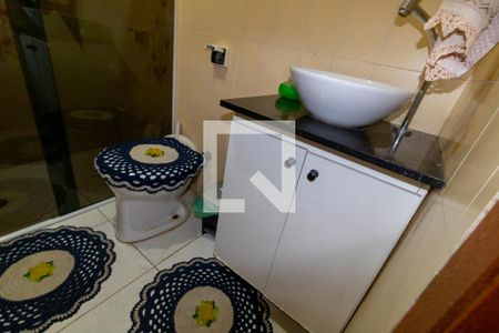 Casa à venda com 256m², 4 quartos e 4 vagas Casa à venda com 256m², 4 quartos e 4 vagasBanheiro