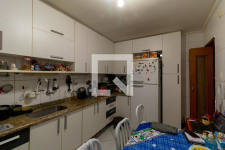 Casa à venda com 256m², 4 quartos e 4 vagas Casa à venda com 256m², 4 quartos e 4 vagasCozinha
