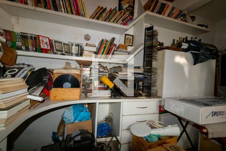 Casa à venda com 256m², 4 quartos e 4 vagas Casa à venda com 256m², 4 quartos e 4 vagasSuíte 2 - fundos