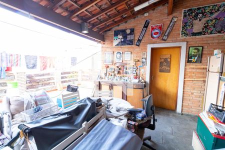 Casa à venda com 256m², 4 quartos e 4 vagas Casa à venda com 256m², 4 quartos e 4 vagasChurrasqueira