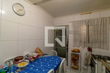 Casa à venda com 256m², 4 quartos e 4 vagas Casa à venda com 256m², 4 quartos e 4 vagasCozinha