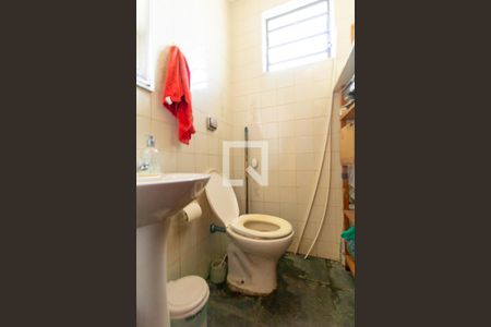 Casa à venda com 256m², 4 quartos e 4 vagas Casa à venda com 256m², 4 quartos e 4 vagasBanheiro da Suíte 2