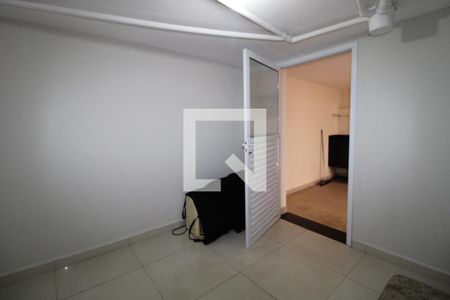 Casa à venda com 258m², 2 quartos e 3 vagasPorão - Sala 1