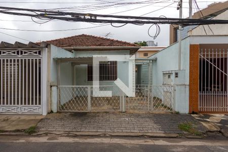 Casa à venda com 80m², 2 quartos e 2 vagasFachada