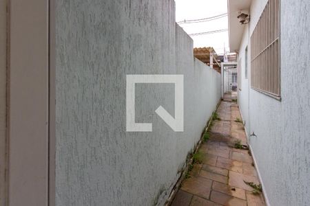 Casa à venda com 80m², 2 quartos e 2 vagasCorredor Lateral 