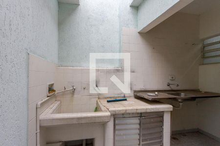 Casa à venda com 80m², 2 quartos e 2 vagasLavanderia
