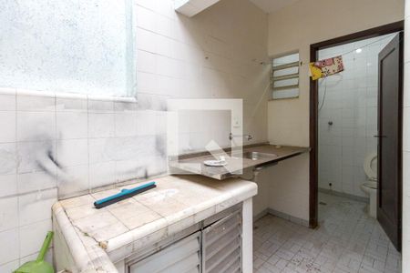 Casa à venda com 80m², 2 quartos e 2 vagasLavanderia