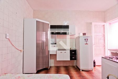 Kitnet de casa para alugar com 1 quarto, 20m² em Vila Zat, São Paulo
