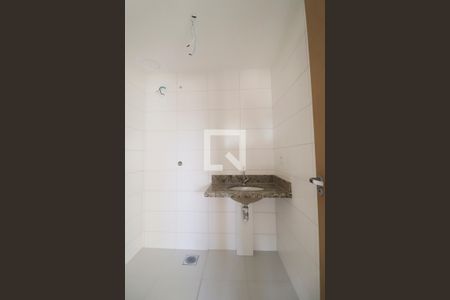Apartamento para alugar com 61m², 2 quartos e 1 vaga Apartamento para alugar com 61m², 2 quartos e 1 vagaBanheiro social