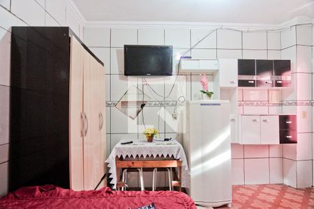 Kitnet de casa para alugar com 1 quarto, 20m² em Vila Zat, São Paulo