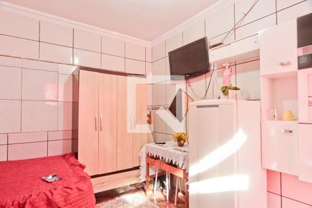 Kitnet de casa para alugar com 1 quarto, 20m² em Vila Zat, São Paulo