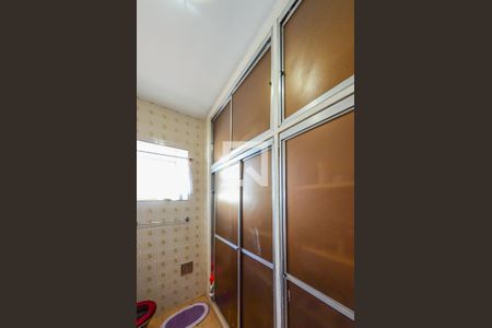Casa à venda com 340m², 5 quartos e 3 vagasBanheiro 1
