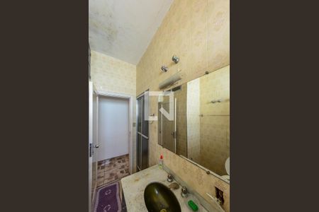 Casa à venda com 340m², 5 quartos e 3 vagasBanheiro 2