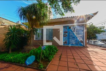 Casa à venda com 340m², 5 quartos e 3 vagasFachada