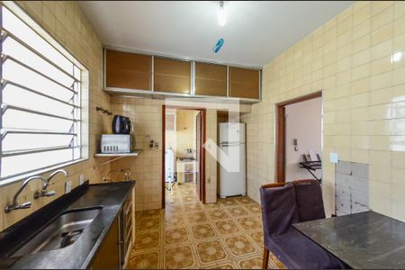 Casa à venda com 340m², 5 quartos e 3 vagasCozinha