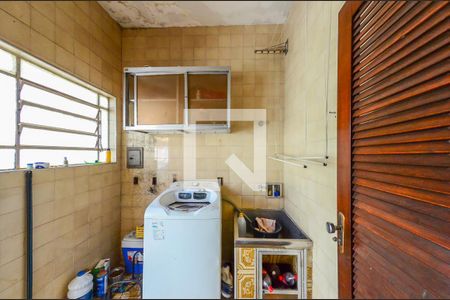 Casa à venda com 340m², 5 quartos e 3 vagasÁrea de Serviço