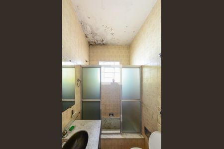 Casa à venda com 340m², 5 quartos e 3 vagasBanheiro 2